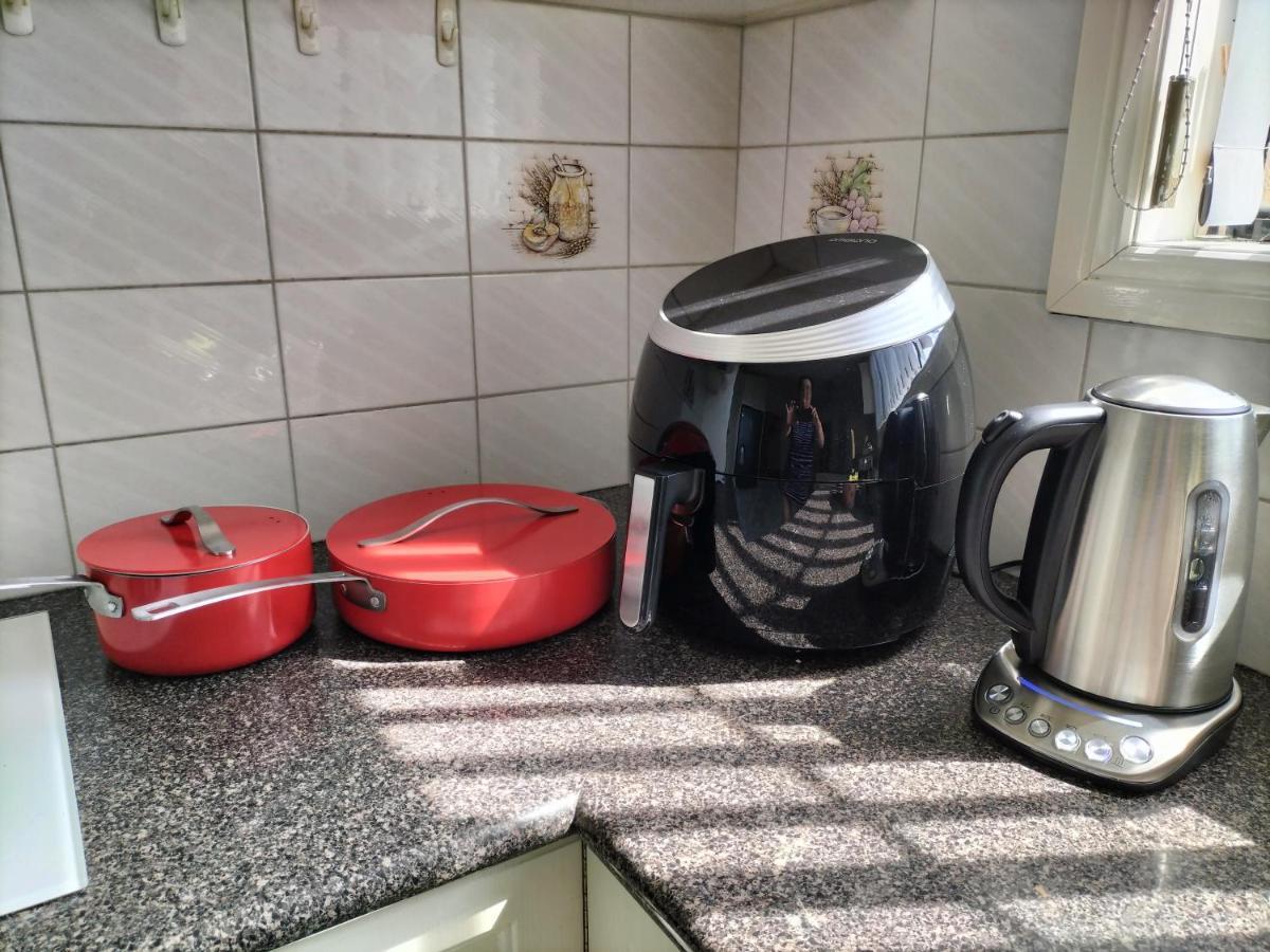 12 Mins To Mel Airport-Good Wood House Apartment Saint Albans Luaran gambar